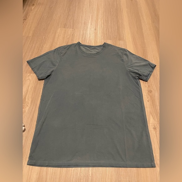 lululemon Fundamental T-Shirt size largee - Picture 1 of 4